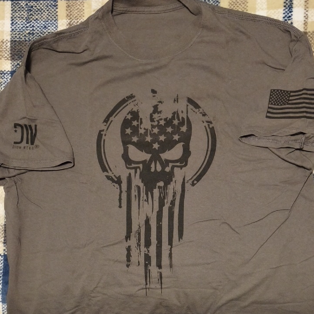 Men's Dion Wear Gray Graphic T-Shirt